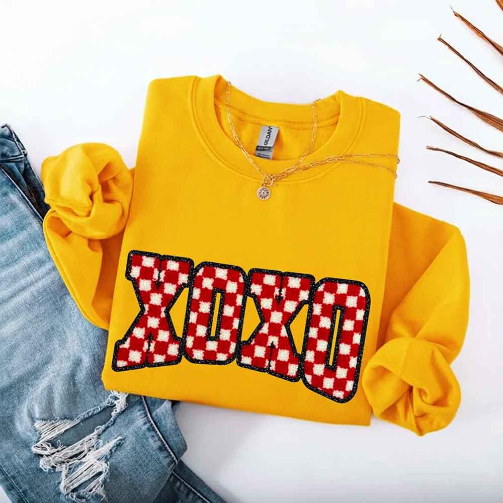 XOXO Checkered Valentine Sweatshirt โ Furry Style Printed Sweater