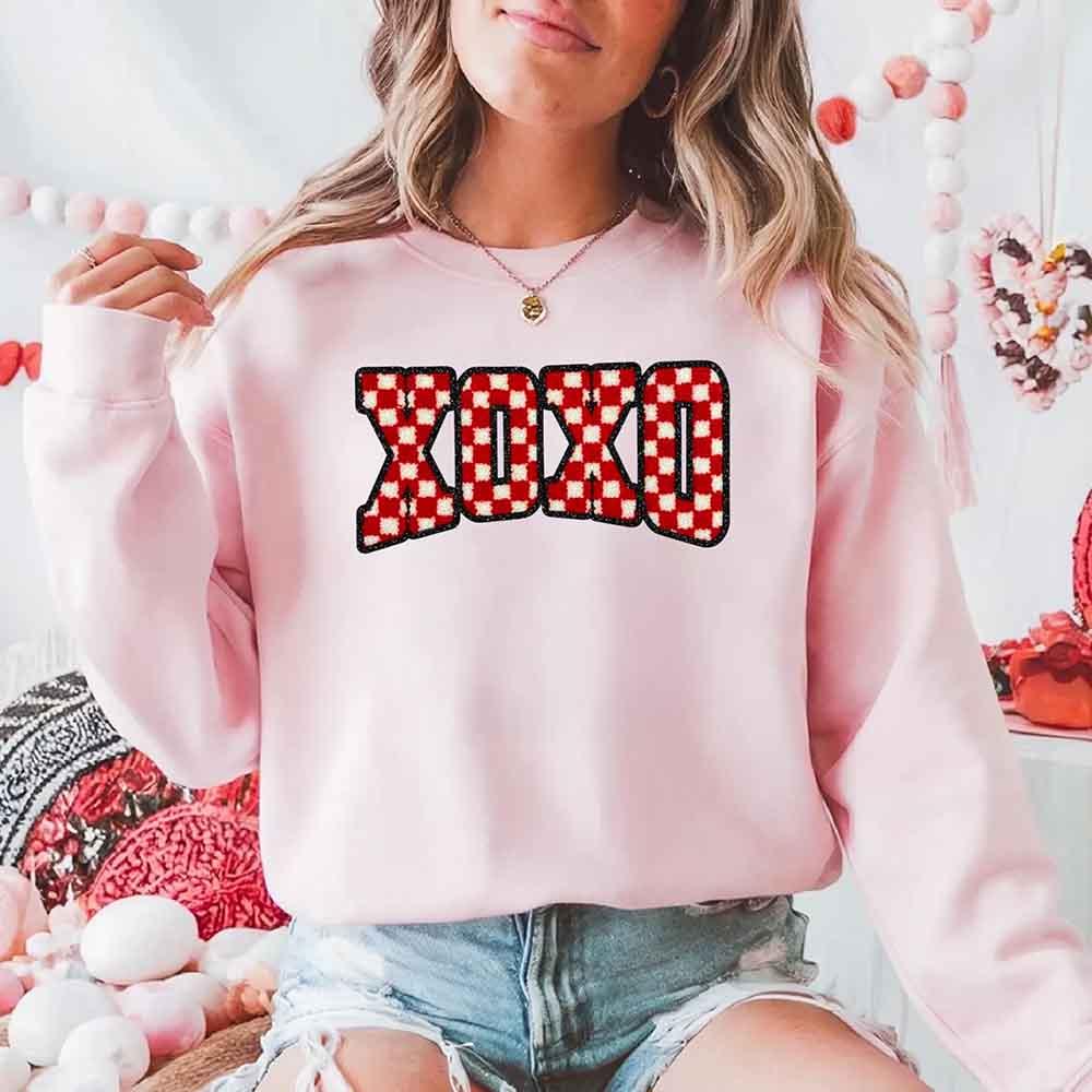 XOXO Checkered Valentine Sweatshirt โ Furry Style Printed Sweater