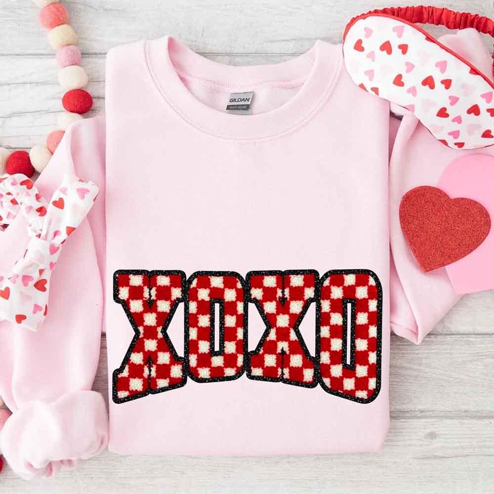 XOXO Checkered Valentine Sweatshirt โ Furry Style Printed Sweater