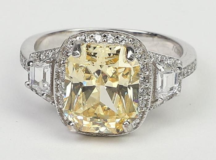 3.5CT Cushion Diamond Veneer Cubic Zirconia 14K Gold Ring. 635R71567K